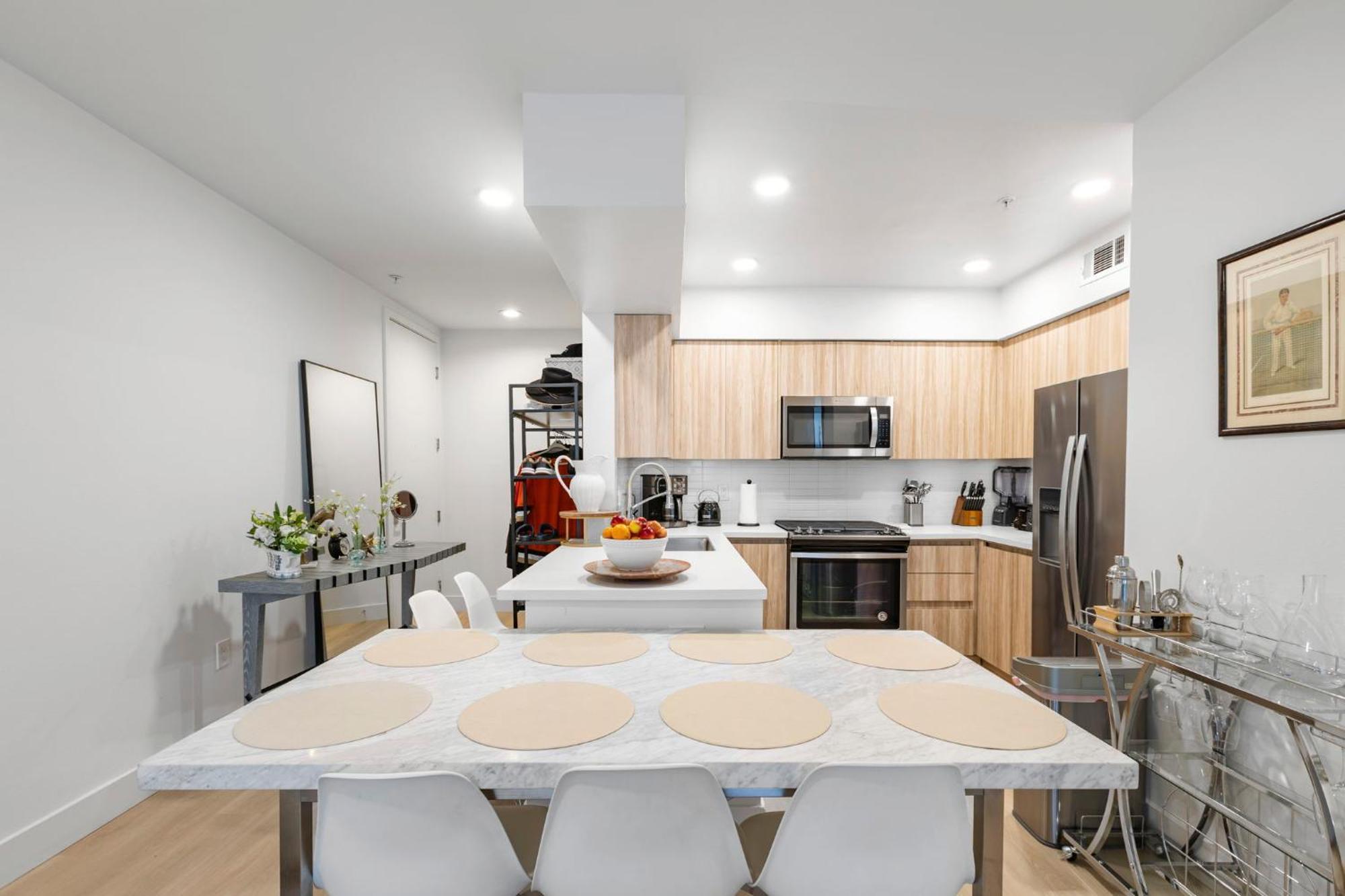 Huge Stylish Santa Mon Apartment *
