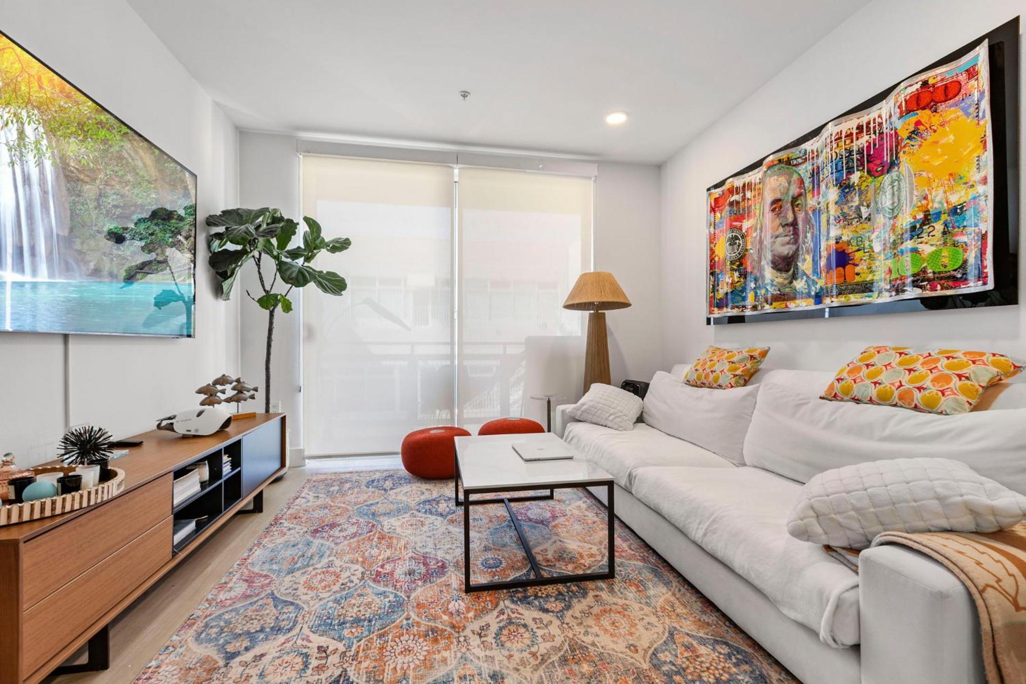 Huge Stylish Santa Mon Apartment Los Angeles